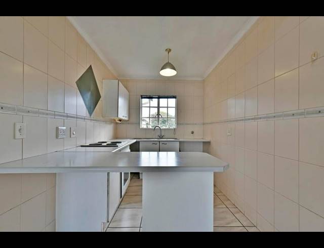 2 BEDROOM APARTMENT FOR SALE IN BRACKENHURST